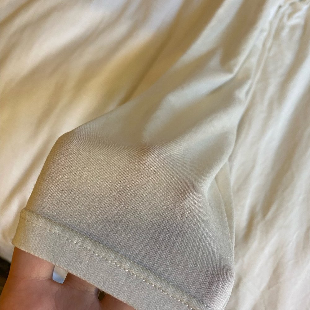 White super soft turtleneck size small heattech- perfect condition